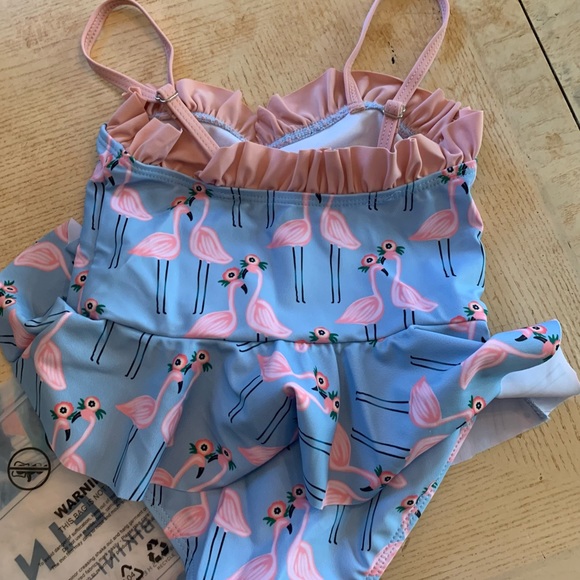 Shein Toddler Girls Flamingo One-Piece Swimsuit - Picture 7 of 7